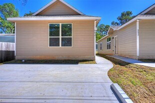 11779 White Cedar St in Willis, TX - Building Photo