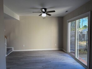 207 Myrtlewood Ct in Jacksonville, NC - Building Photo - Building Photo