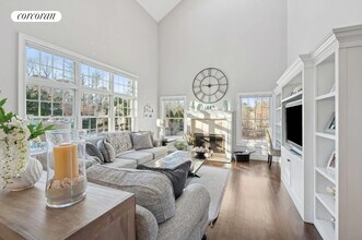 47 Bathing Bch Rd in Southampton, NY - Building Photo - Building Photo