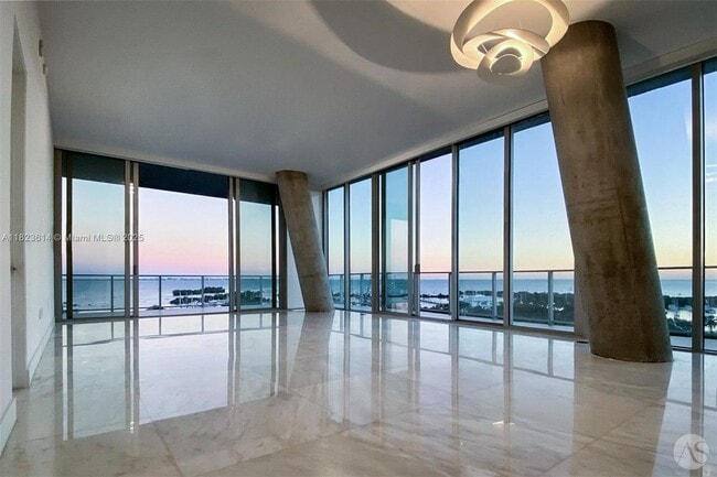 2675 S Bayshore Dr in Miami, FL - Building Photo - Building Photo