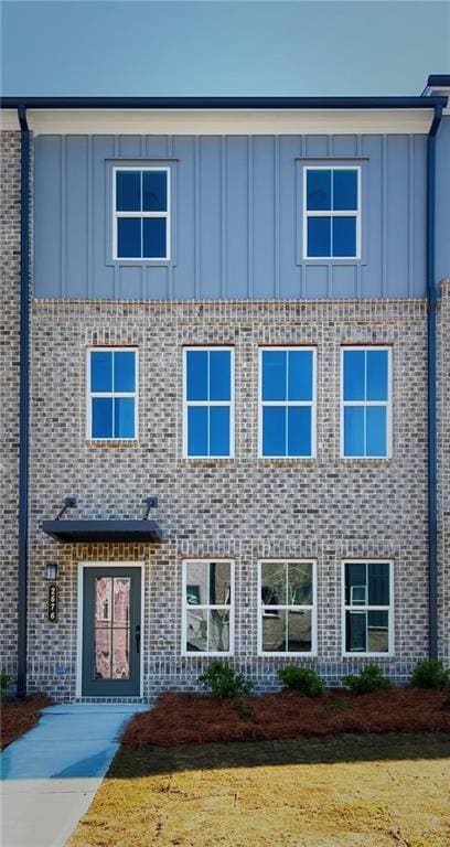 property at 2676 Whistler Wy NE