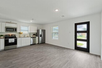 16462 Valerie Marie Pl in Conroe, TX - Building Photo - Building Photo