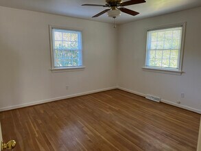 9201 Woodlake Dr in Richmond, VA - Building Photo - Building Photo