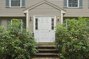 98 Alewive Rd in Kennebunk, ME - Building Photo