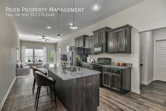 8957 Findley St in Lenexa, KS - Building Photo - Building Photo