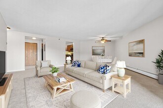Cedars Lakeside in Little Canada, MN - Building Photo - Building Photo