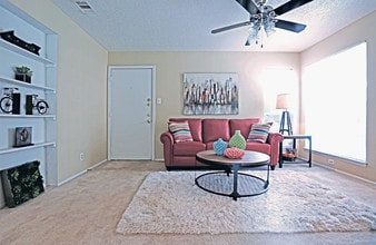 Contour Place in San Antonio, TX - Foto de edificio - Interior Photo