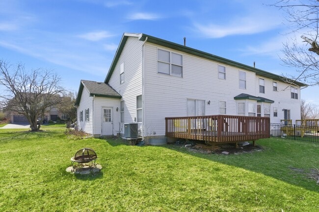 1824 Country Hills Dr in Yorkville, IL - Building Photo - Building Photo