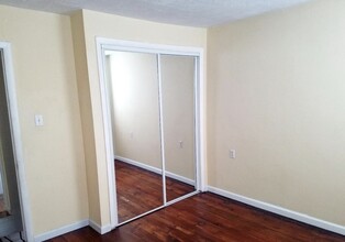 2214 Aramingo Ave in Philadelphia, PA - Building Photo - Building Photo