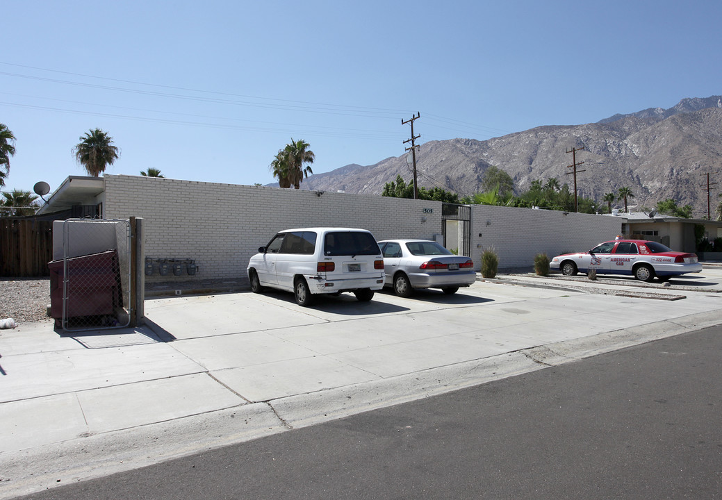 505 E Chuckwalla Rd in Palm Springs, CA - Building Photo