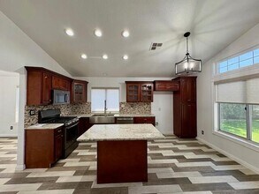 3169 Seville Ave in Palmdale, CA - Building Photo - Building Photo