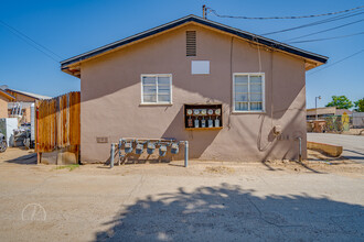 1017 El Tejon Ave in Bakersfield, CA - Building Photo - Building Photo