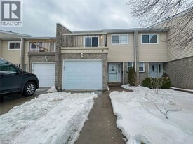 711 Osgoode Dr in London, ON - Building Photo