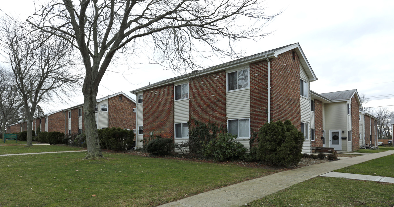 Lloyd Manor Apartments in Long Branch, NJ - Building Photo