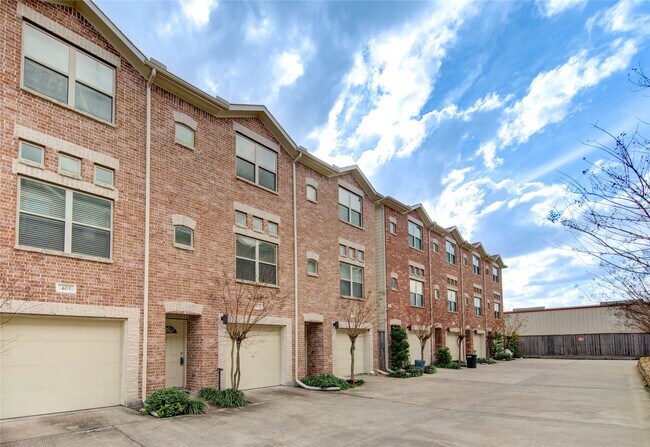 2710 Hullsmith Dr