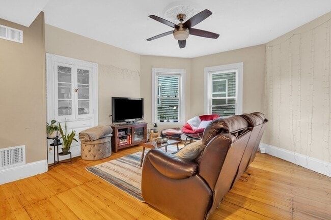 5 Sachem St, Unit 2 in Boston, MA - Building Photo - Building Photo