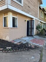 8405 Wilcrest Dr in Houston, TX - Building Photo