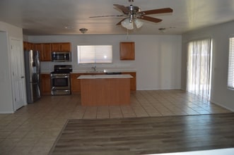 2150 W Sunset Surprise Ct in Tucson, AZ - Building Photo - Building Photo