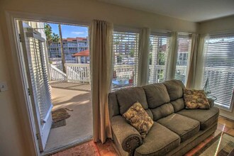 200 Padre Blvd in South Padre Island, TX - Foto de edificio - Building Photo