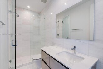 2842 SW 32nd Ct in Miami, FL - Building Photo - Building Photo