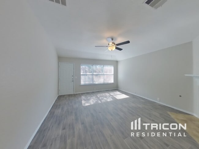 8425 Asheville Ln in Fort Worth, TX - Building Photo - Building Photo