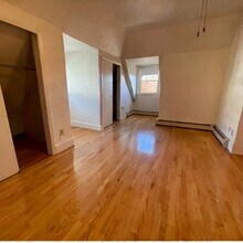 92 Thurston St in Somerville, MA - Building Photo - Building Photo