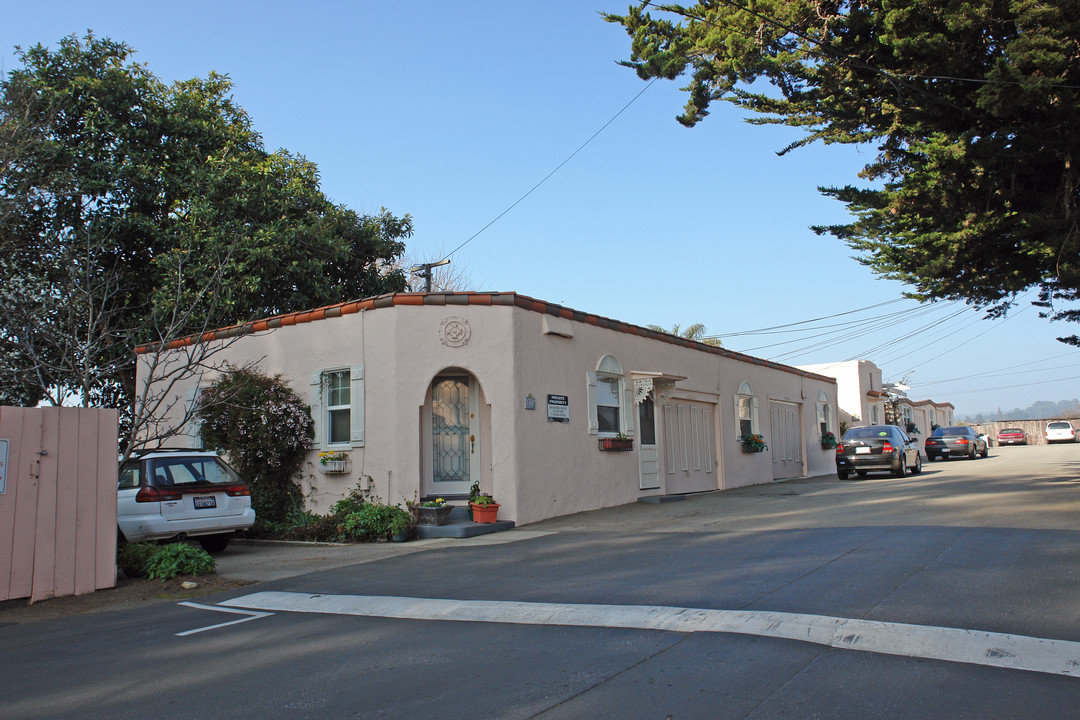 114 Viaduct Ct in Santa Cruz, CA - Building Photo