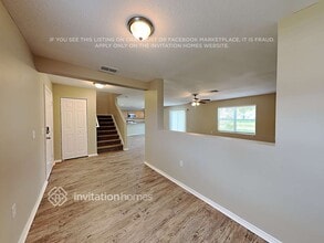 1564 Strathmore Cir in Mount Dora, FL - Foto de edificio - Building Photo