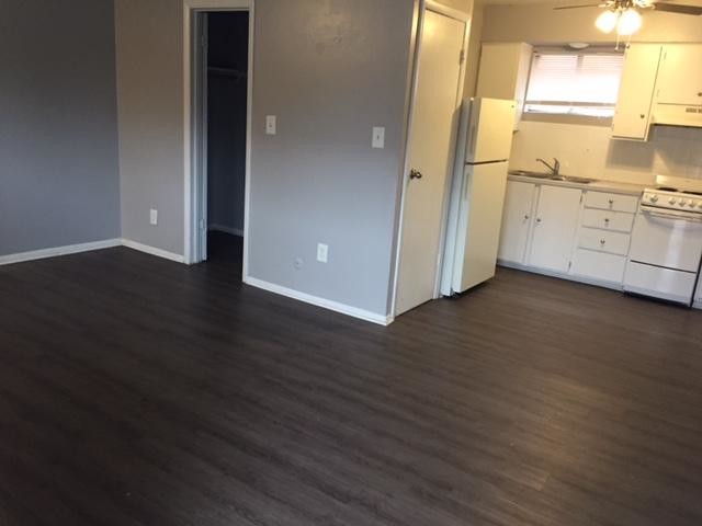 2626 W 9th St N in Wichita, KS - Building Photo