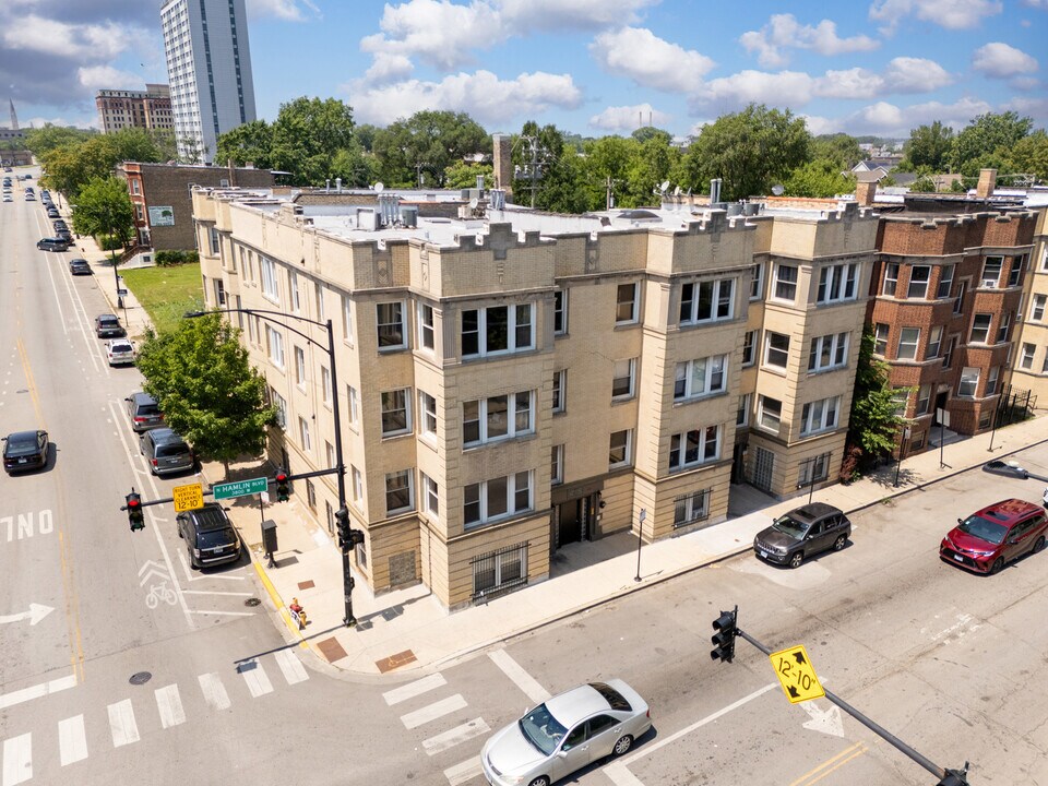 102 N Hamlin Ave in Chicago, IL - Building Photo