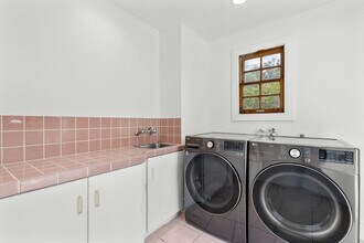 11110 Charnock Rd in Los Angeles, CA - Building Photo - Building Photo