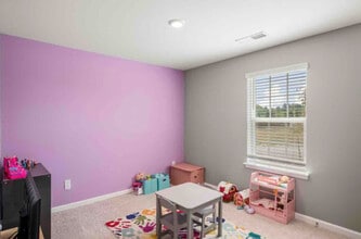 157 Gumspring Dr in Charles Town, WV - Building Photo - Building Photo