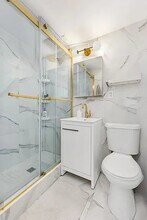 243 E Broadway in New York, NY - Building Photo - Building Photo