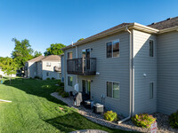 Bancroft Place Apartments in Sioux Falls, SD - Foto de edificio - Building Photo