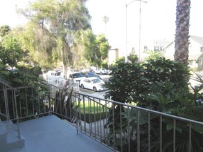 535 N Heliotrope Dr in Los Angeles, CA - Foto de edificio - Building Photo
