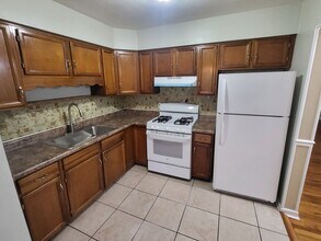 5745 Leslie Ave in Norfolk, VA - Building Photo - Building Photo