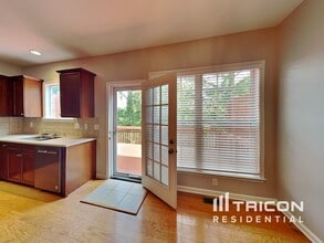 1771 Highlands View Dr in Smyrna, GA - Building Photo - Building Photo