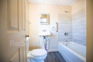 908 Main St in Coalport, PA - Building Photo