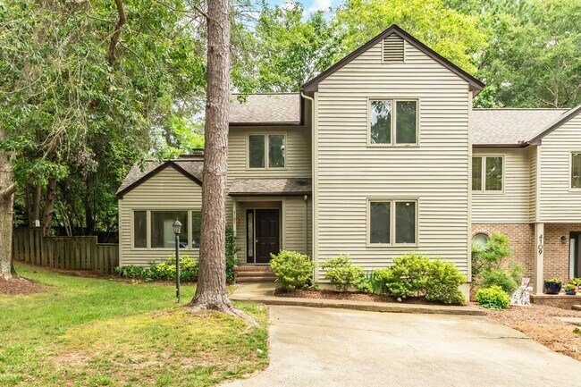 property at 4107 Beechnut Ln