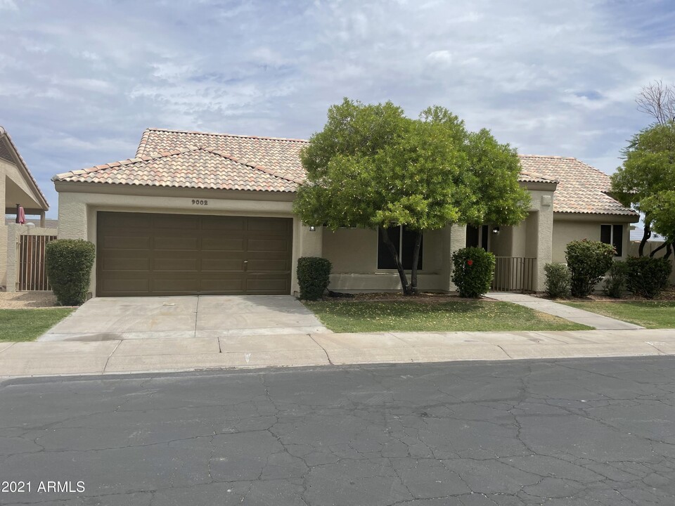 9002 W Caribbean Ln in Peoria, AZ - Building Photo