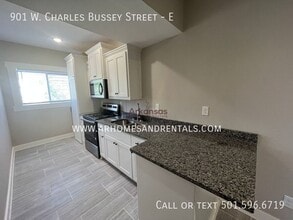 901 W Charles Bussey Ave in Little Rock, AR - Foto de edificio - Building Photo