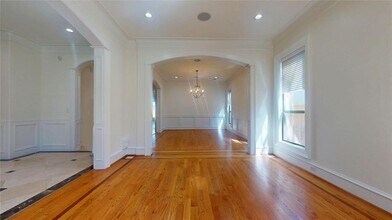 4812 Holly St in Bellaire, TX - Building Photo - Building Photo