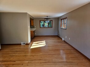 1221 Methyl St in Pittsburgh, PA - Foto de edificio - Building Photo