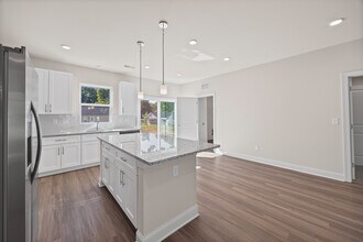 305 Walker St in Kannapolis, NC - Foto de edificio - Building Photo