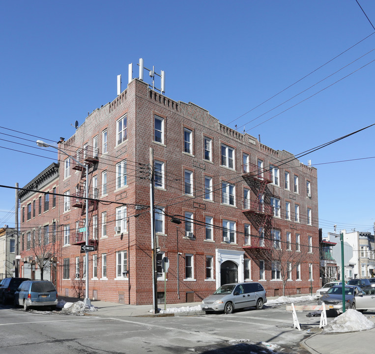 Arlington Hall in Brooklyn, NY - Building Photo