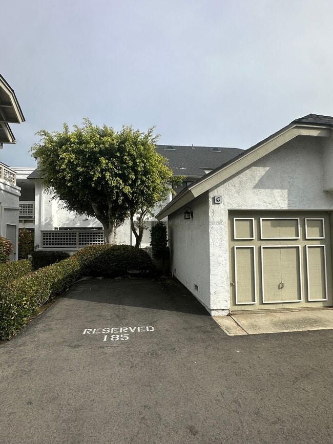 property at 522 Via De La Valle