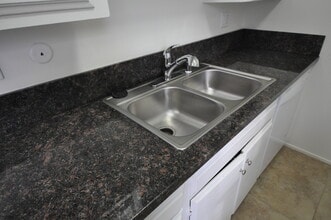 14120 Hamlin St in Los Angeles, CA - Building Photo - Building Photo