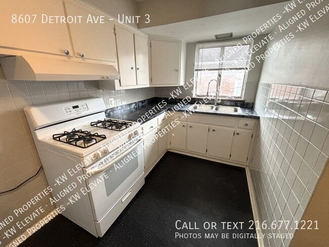 8607 Detroit Ave in Cleveland, OH - Building Photo - Building Photo