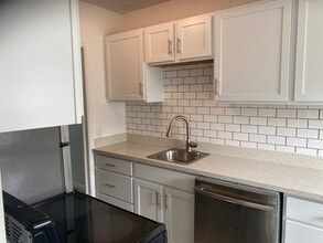 1526 E 1300 S, Unit 1526 in Salt Lake City, UT - Foto de edificio - Building Photo