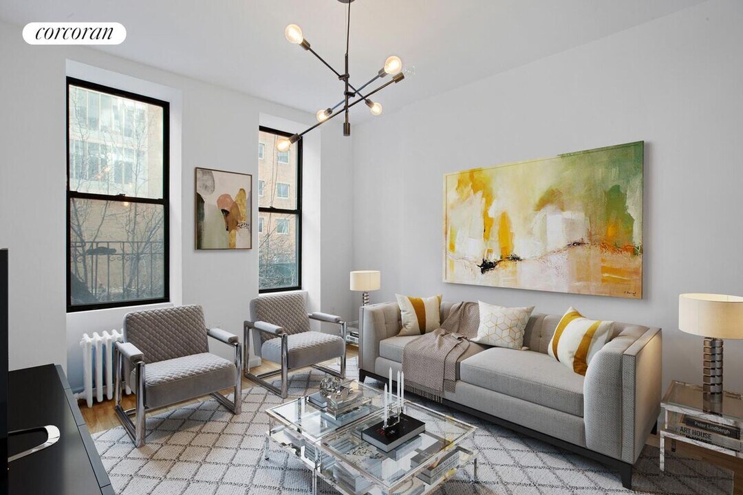 154 Columbus Ave in New York, NY - Building Photo